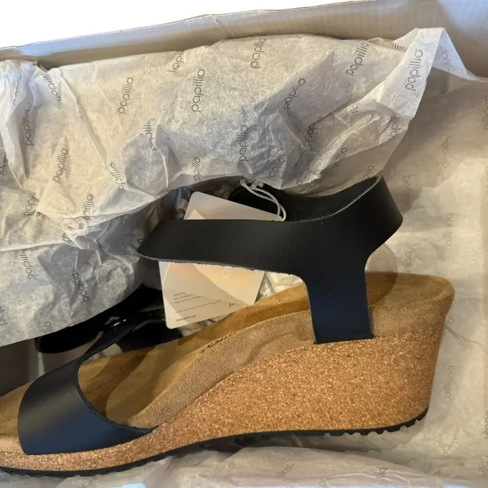 Papillio Smokey Ring Buckle  Women’s Size 9 Black and Tan Wedge Sandals NIB